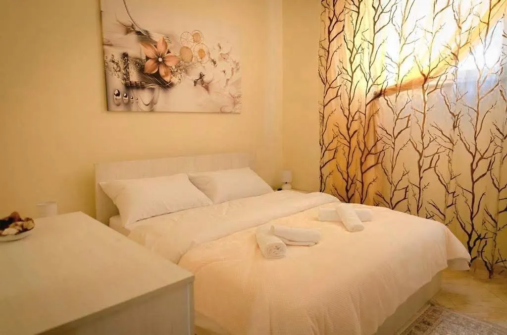 City Centre Tirana Villa Apartments 0*,  Albania